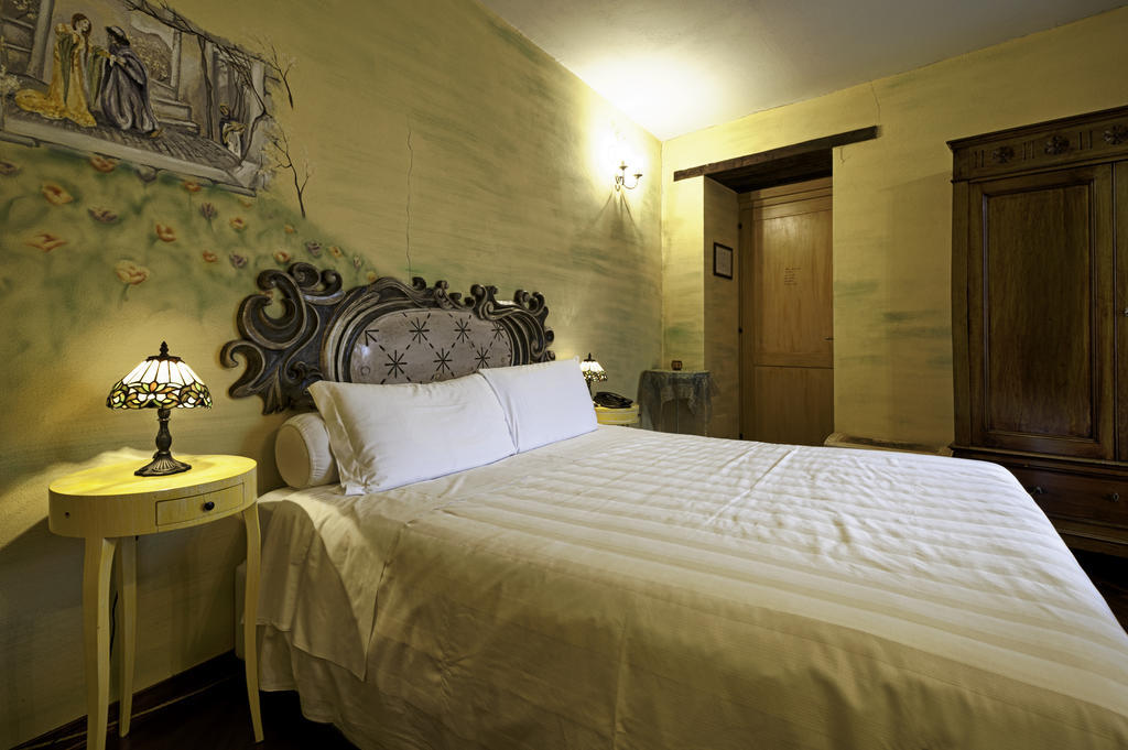 Borgo Casale Guest House Albareto  Bilik gambar