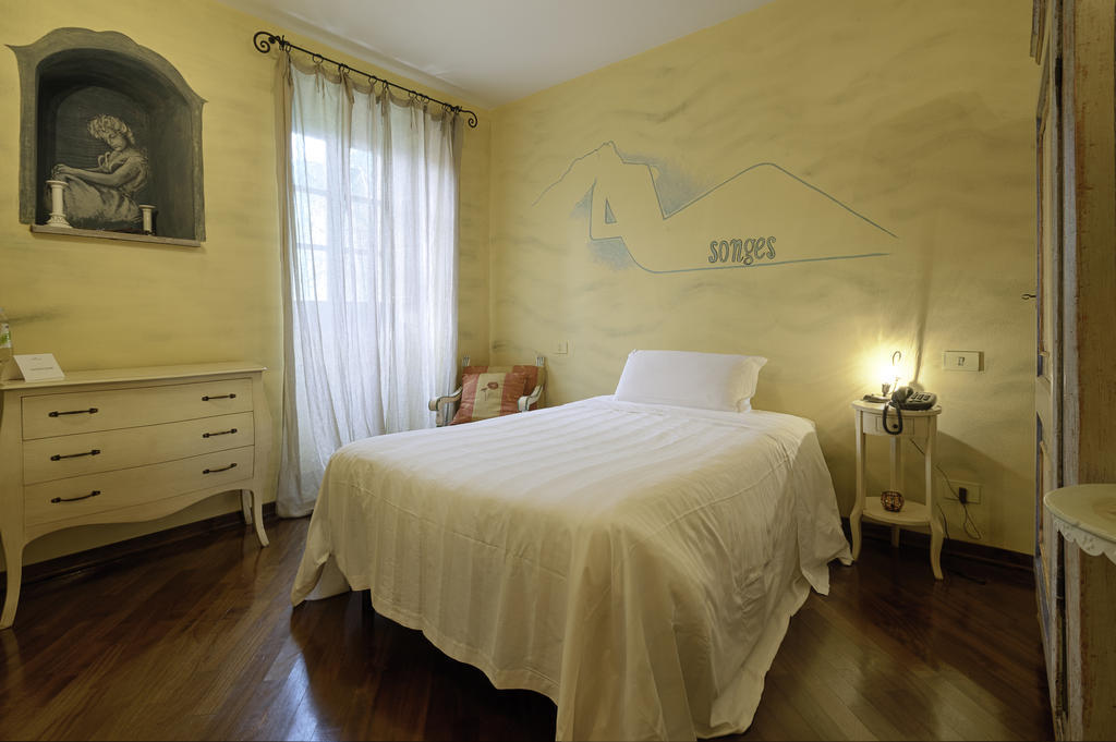 Borgo Casale Guest House Albareto  Bilik gambar