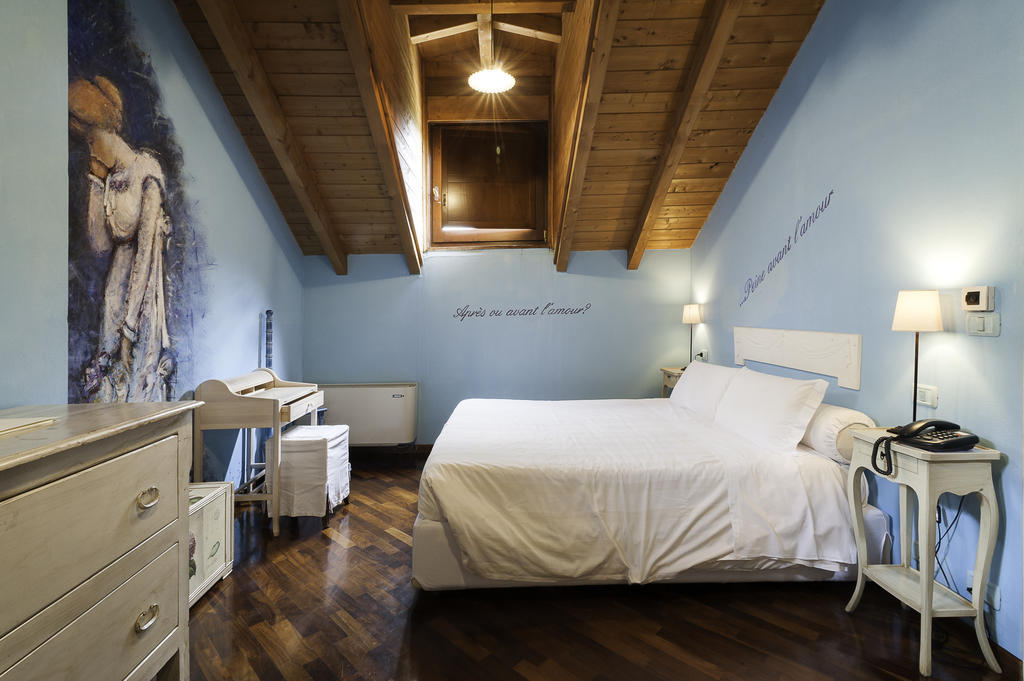 Borgo Casale Guest House Albareto  Bilik gambar